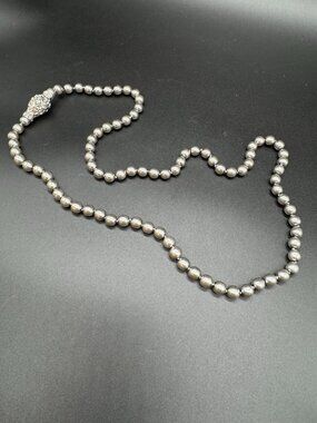 Vintage Joan Rivers Glass Gray Pearls Beaded Necklace Magnet Silver Clasp 30 in